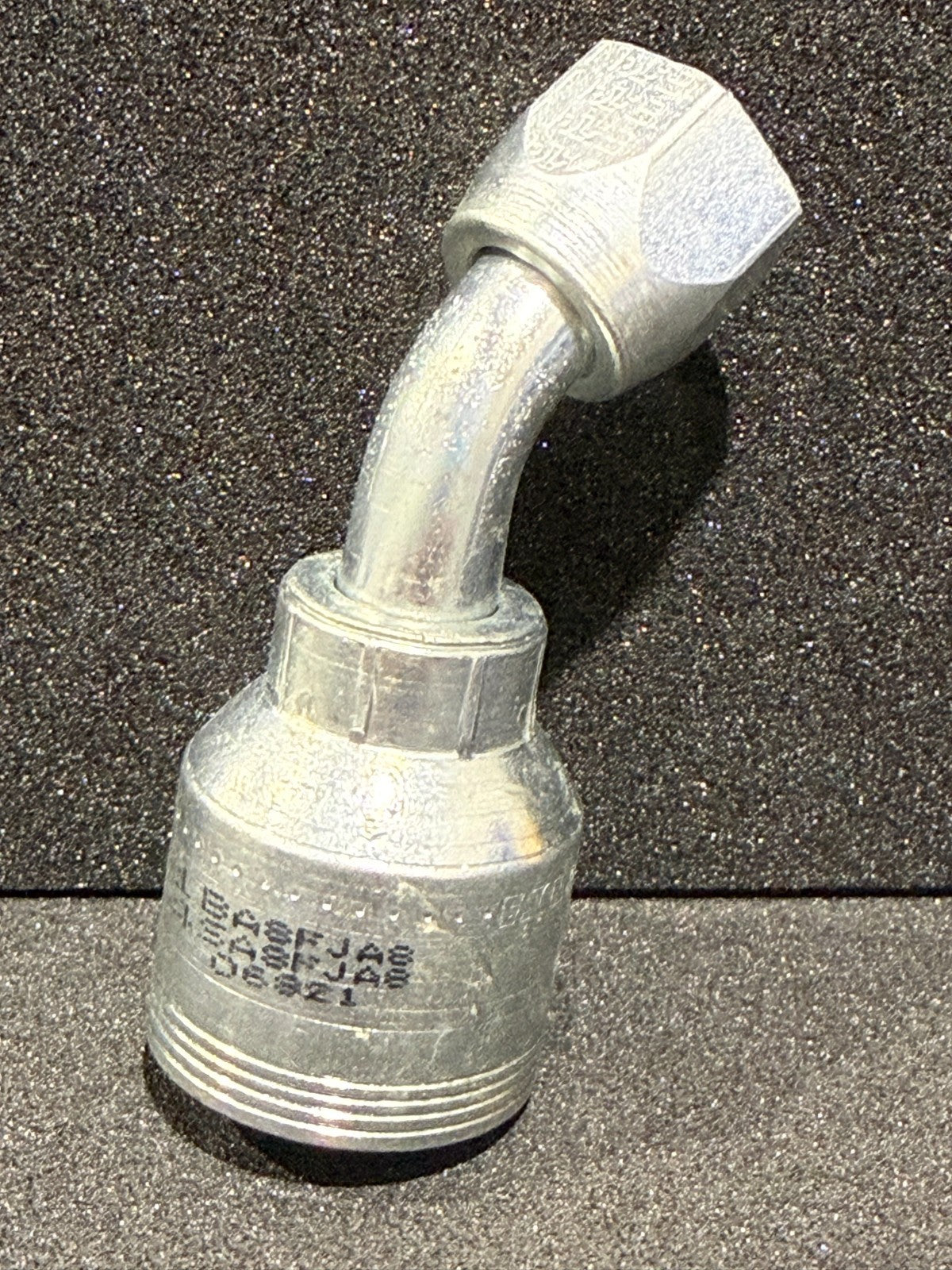 Eaton Aeroquip 4SA8FJA8 crimp fitting