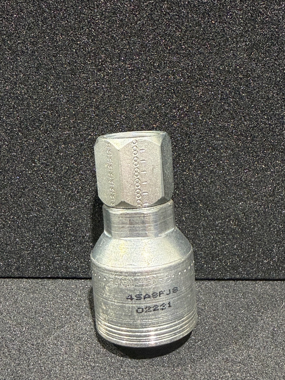 Eaton Aeroquip 4SA8FJ8 hydraulic crimp fitting