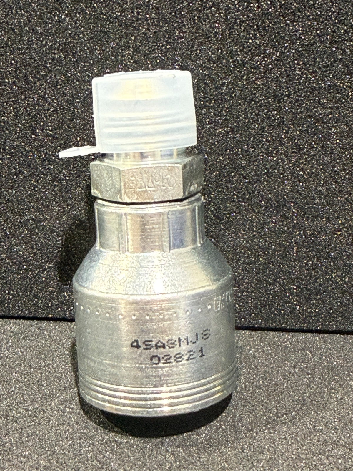 Eaton Aeroquip 4SA8MJ8 crimp fitting