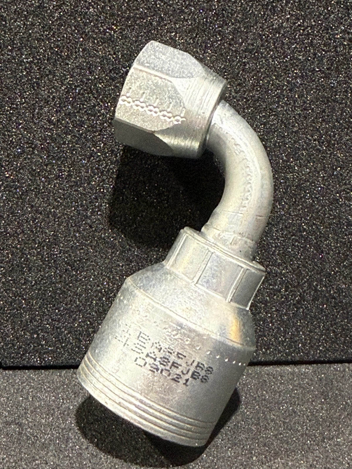 Eaton Aeroquip 4SA8FJB8 crimp fitting